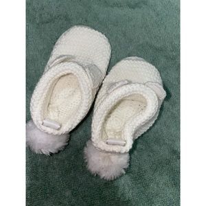 White Crotchet Newborn booties